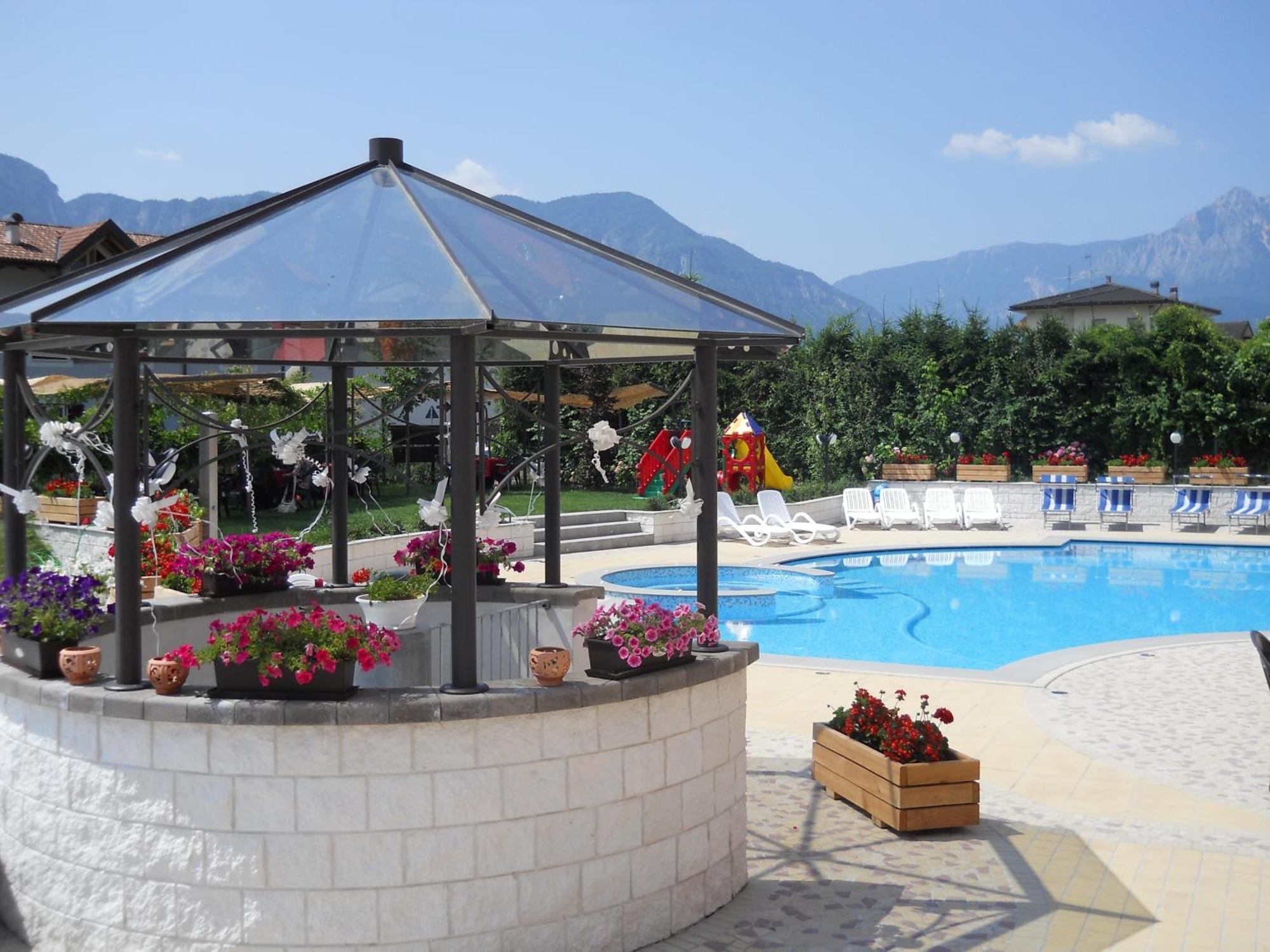 Hotel Bellaria Levico Terme Εξωτερικό φωτογραφία