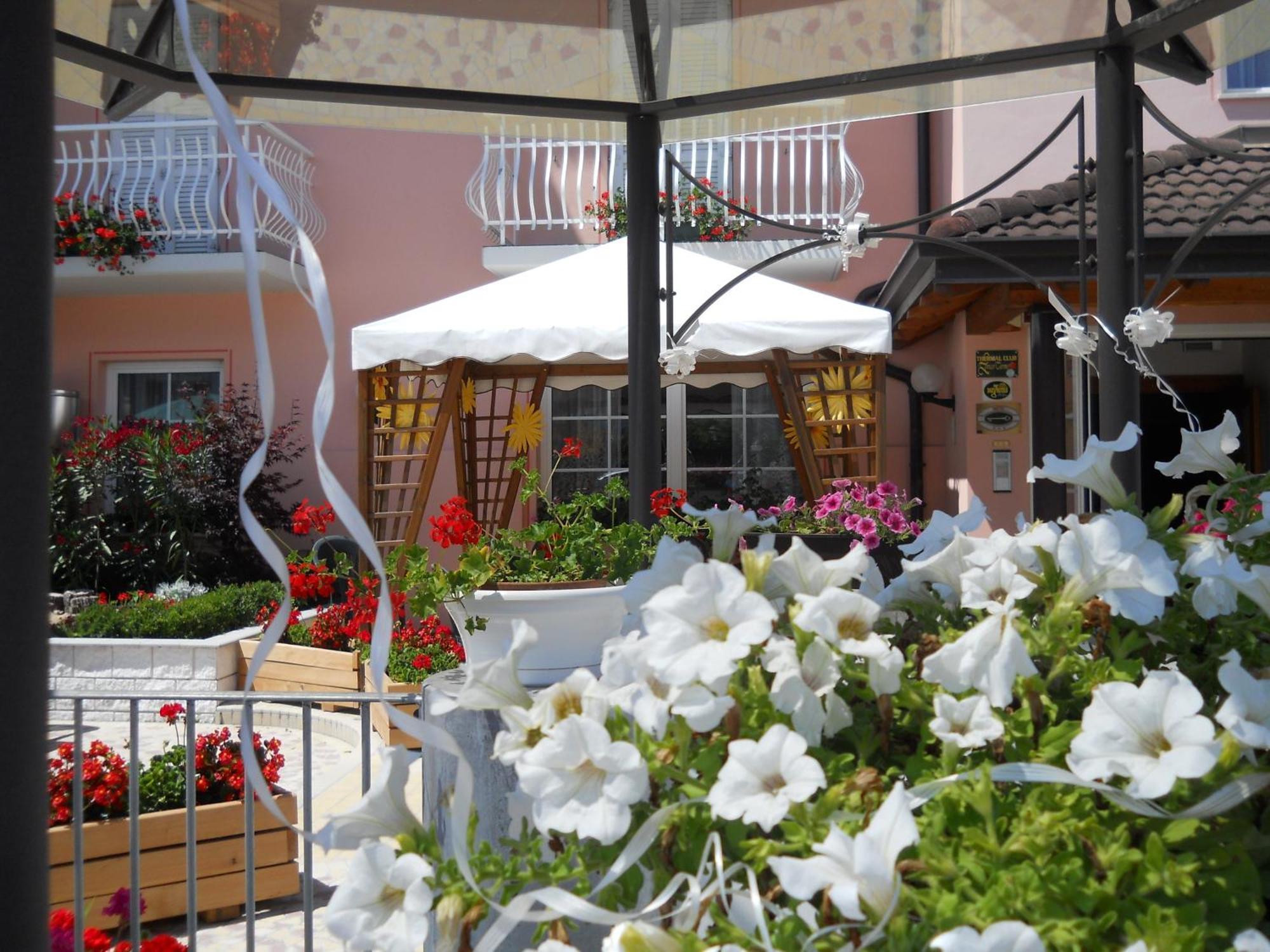 Hotel Bellaria Levico Terme Εξωτερικό φωτογραφία